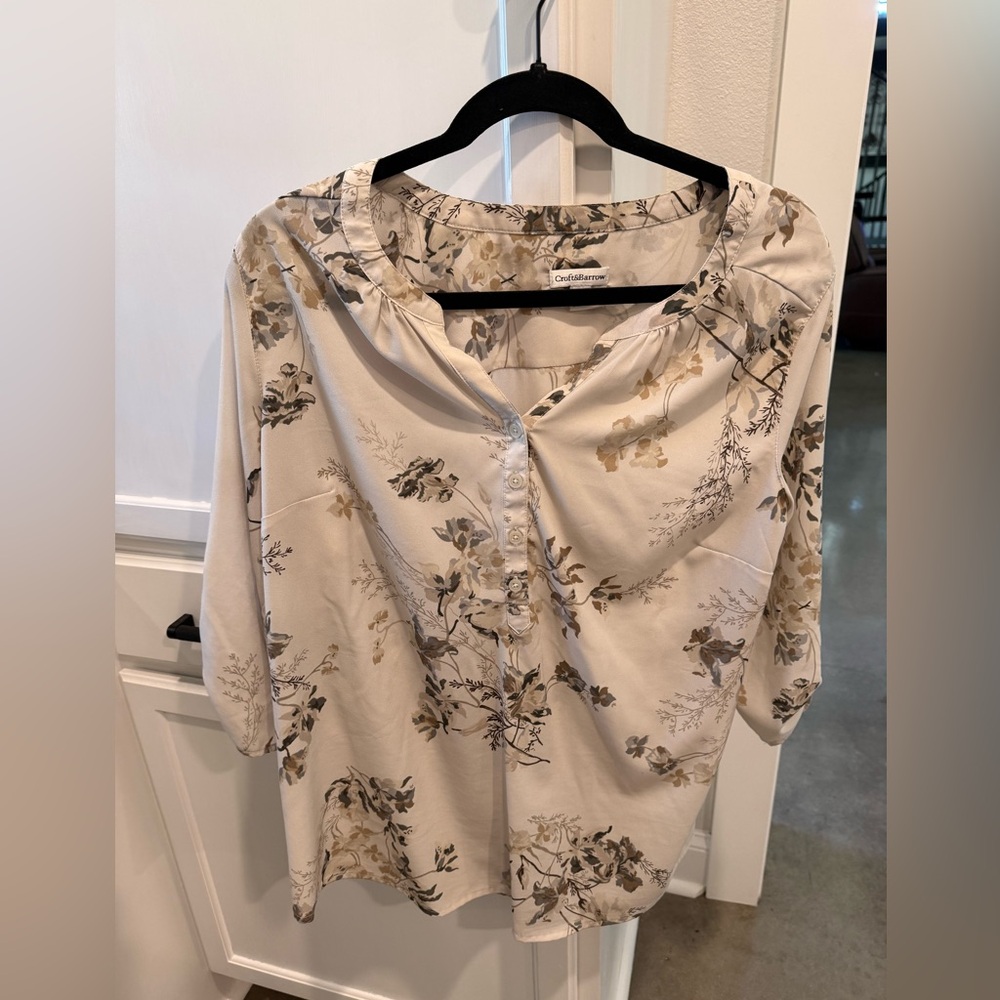 Croft & Barrow Women's Floral Beige Blouse